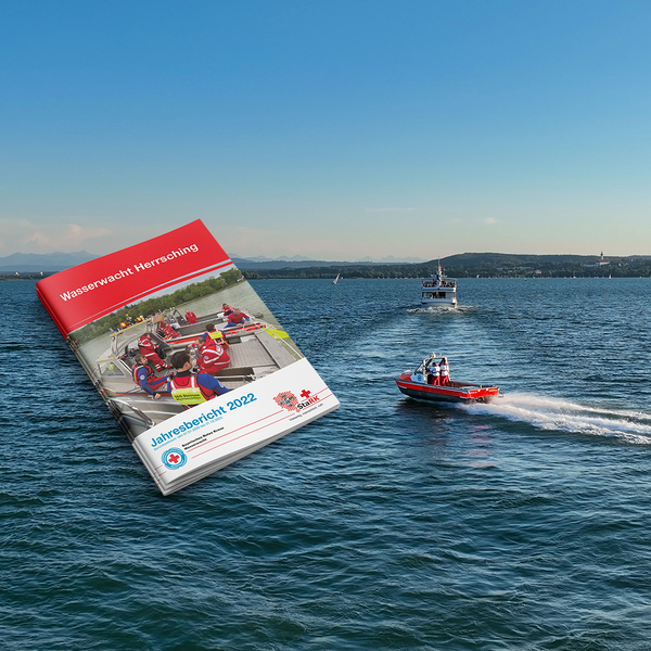 Zu sehen ist under Boot Toni auf dem See. Daneben ist eine Grafik des Jahresberichtes zu sehen.