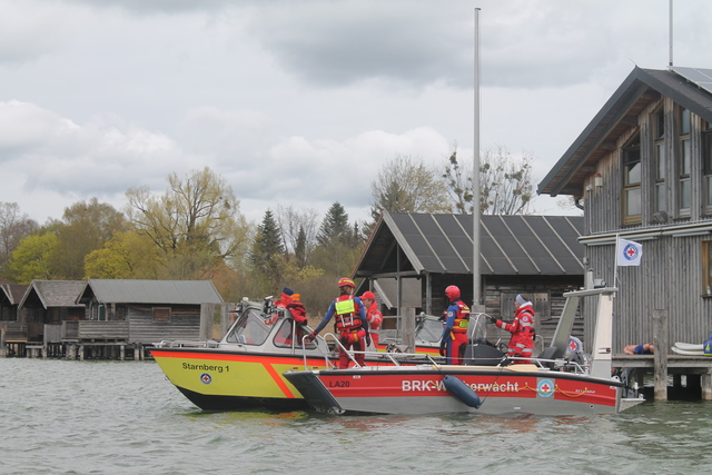 Boote am Steg nach Abschluss der Übung